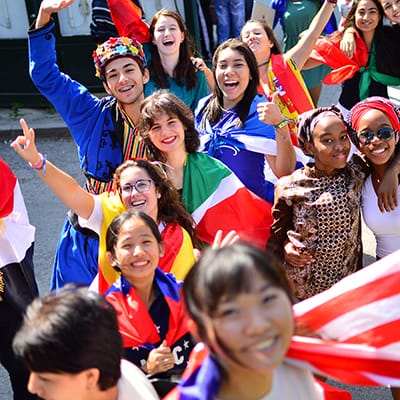 Ballag már a vén diák… tovább, tovább…